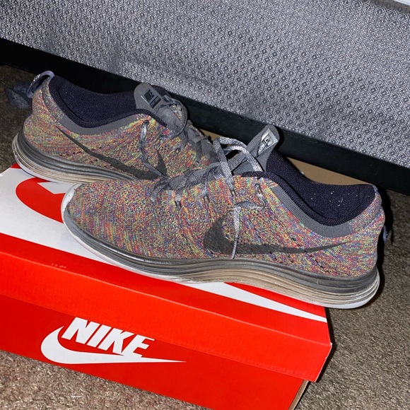 Nike shoes size 12 - Picture 3 of 7